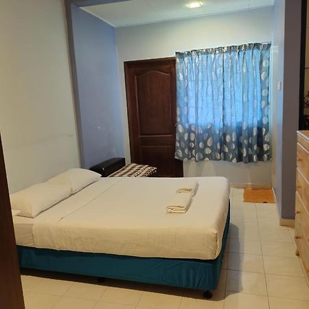 Bukit Indah Homestay Бентонг Екстериор снимка