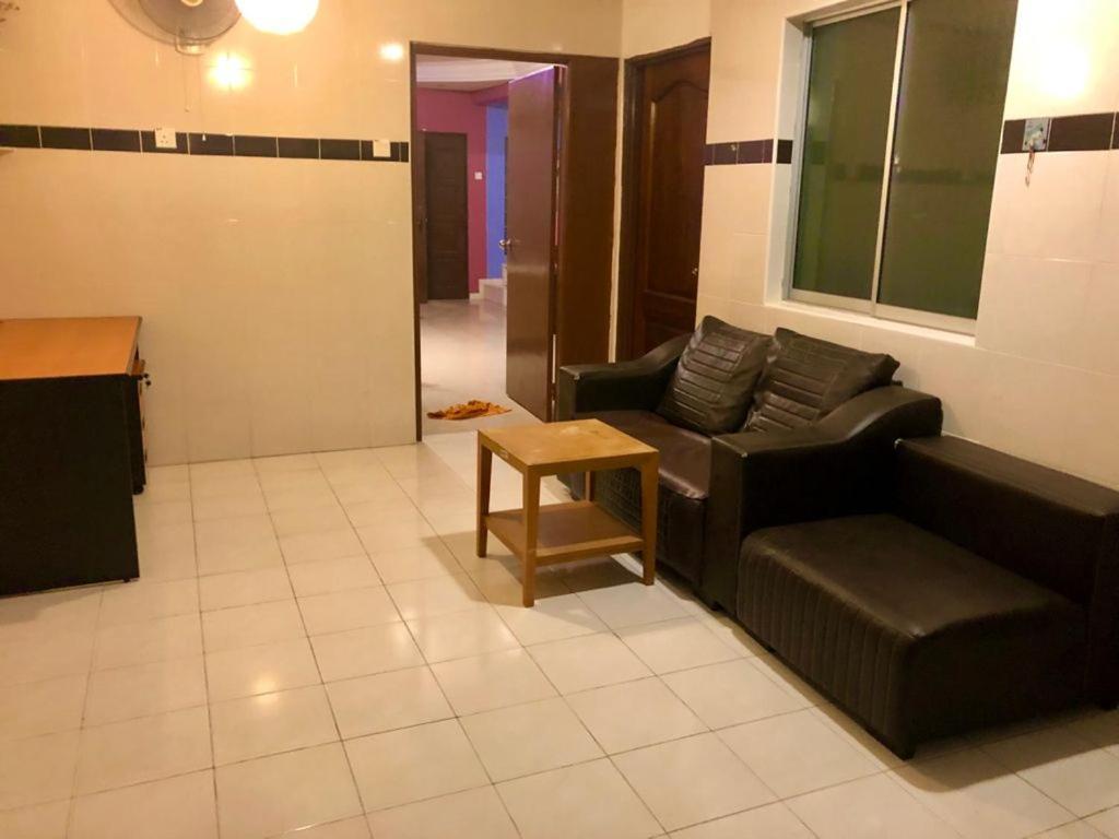 Bukit Indah Homestay Бентонг Екстериор снимка